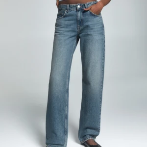 Jeans - Midwaist jeans ifrån PULL&BEAR köpta från Zalando o knappt använda!