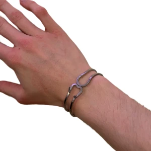 Vintage armband  - Vintage armband. Köp antingen enskild eller som paket med andra varor till billigare pris. Köpare står för frakt :).