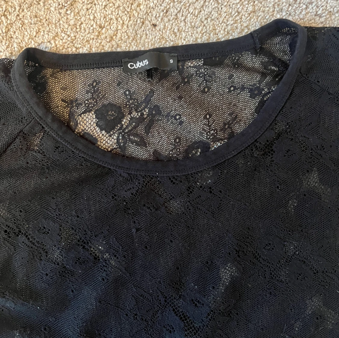  Genomskinlig svart spets - 93