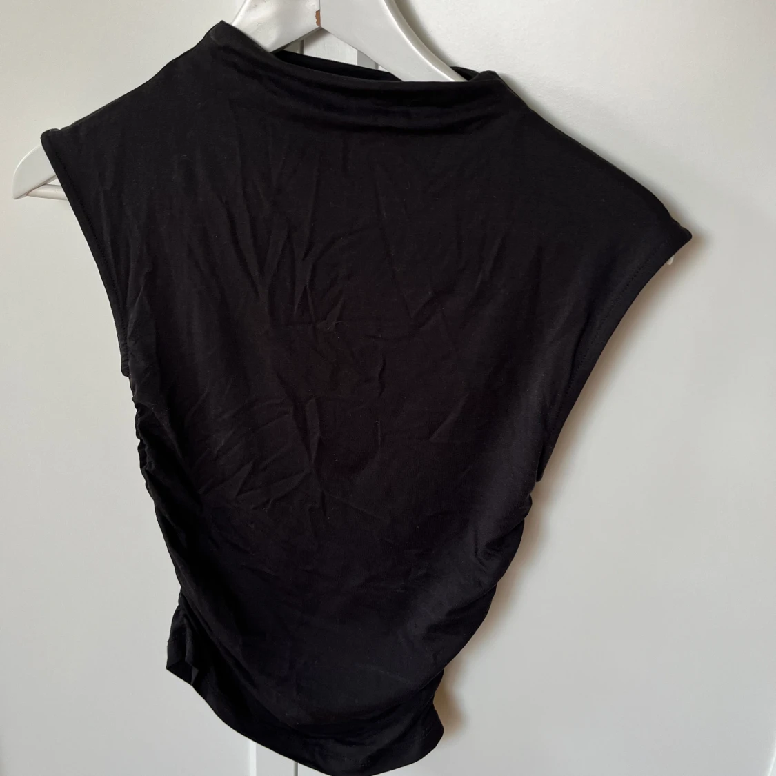 Soft touch topp ginatricot