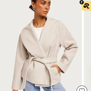 Kappa - Kommer inte till användning där av säljer jag. Nyskick! 699 nypris säljer för 499🤩 storlek xs/34