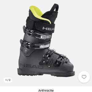 Slalompjäxor  - Rätt nya pjäxor då dem endast är använda 3 gånger. Nypris 1599kr. Vid snabb affär kan jag gå ner i pris