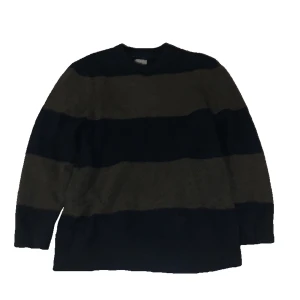 Tate sweater - En Tate sweater som är från hm. Kommer ej till användning längre och är inte riktigt min stil längre. Jätte bra skick 10/10. Priset är fast då den är i bra skick och jag köpte den för 300. Kan passera som en M