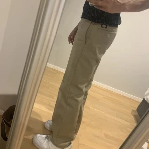 Dickies byxor  - Har använts endast en gång. Riktiga sköna Dickies Slim straight byxor. W32/L32. 