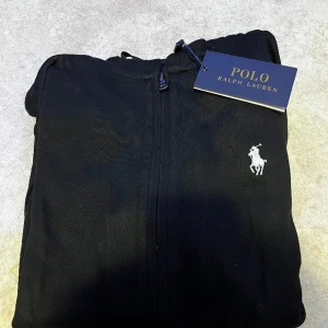 Polo ralph lauren - Helt ny, storlek L passar perfekt mellan 170/180 