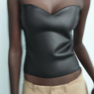 Zara topp - Aldrig använd!! 