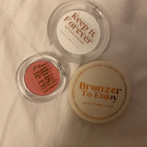 Makeup Mekka smink set - HELT OANVÄNT , endast öppnat bronsern och pudret och blushen har till och med tejpen kvar