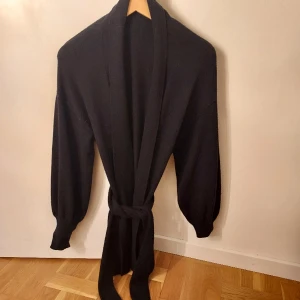 Kofta med ballongärm - Jättefin 