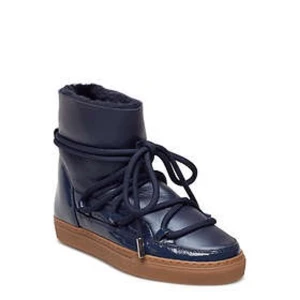 Inuiiki skor  - Säljer dessa supersnygga skor, knappt använda. Kom privat för fler bilder. 