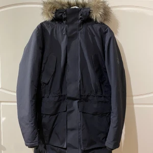 Vinterjacka - Den är i väldigt fint skick, knappt använd