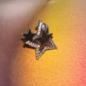 Ioaku star ring - Ioaku star ring. Justerbar star ring. Slutsåld på hemsidan, använd cirka 2,3 ggr  Org pris är 599kr Mitt pris är 499kr Jätte fin ring  