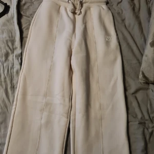 Lounge underwear byxor  - Helt oanvända Storlek xs Färg beige  Ordinarie pris 650kr