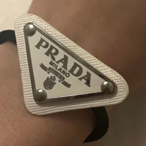 Prada nårsnydd - Finns även i svart skriv för mer bilder info 