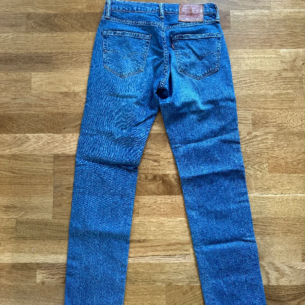 Jeans från Levi’s. Knappt använda. 9/10. Jeans & Byxor.
