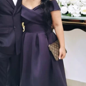 Miniklänning  - Bra skick Använd en kväll  Köpt för 2199kr  Säljs för 1000kr  ( pris kan diskuteras) 