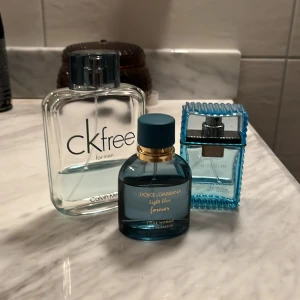 Dolce Gabbana light Blue forever - Tja! Säljer alla tre parfymer i ett paket. Säljer det styck pris även men då blir det dyrare. Första är en light Blue forever vilket du har doftnoter på andra bild 360kr. Calvin Klein free 50kr och Versace eau fraiche 20kr. Säljs samanlagt för 370. 