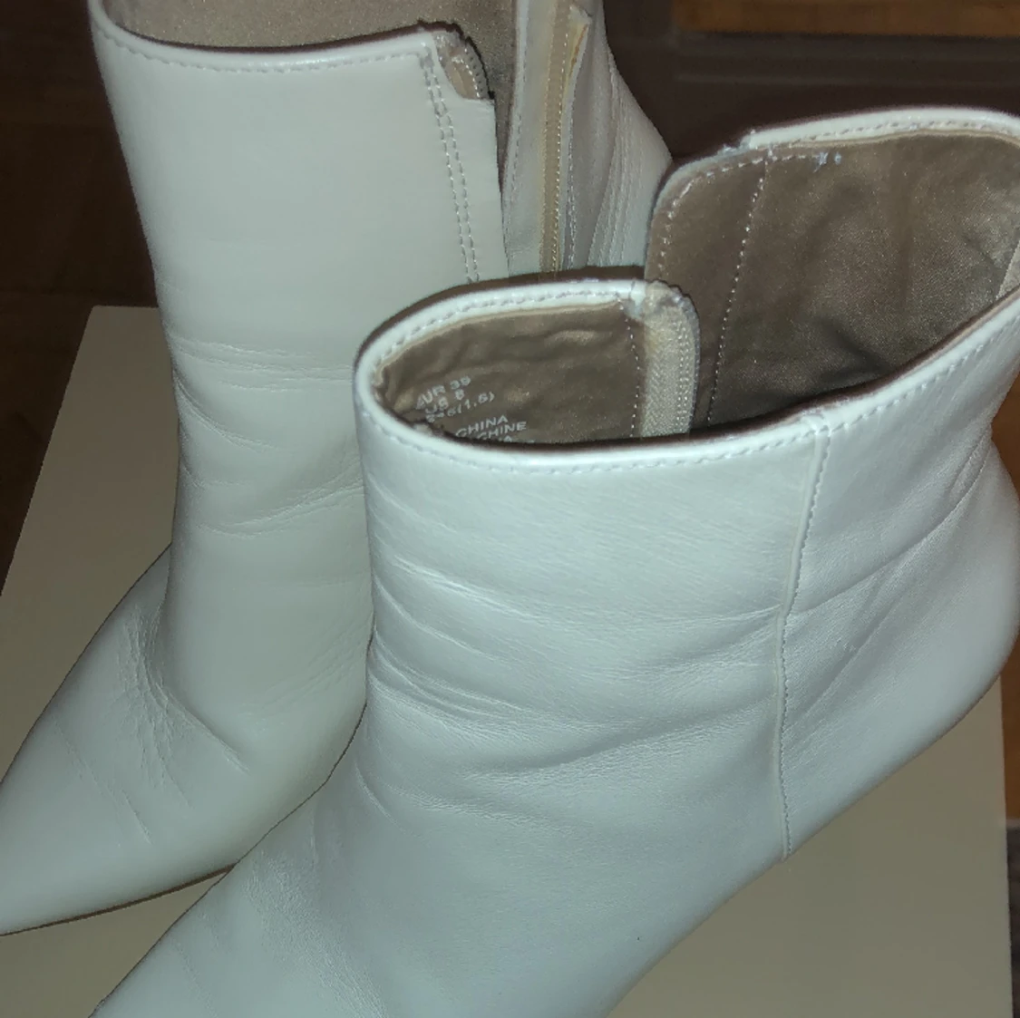 Vita högklackar - 91