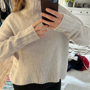 Stickad tröja - Stickad tröja med krage