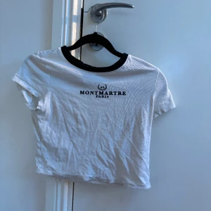 T-shirt - En kort din t-shirt Använt en vecka den där när jag va utomlands men den är helt felfri.