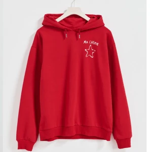 Hoodie - Säljer denn fina hoodie från Gina tricot. Använd få gånger men ser ny ut. Köp gärna då jag har mycket att sälja just nu💕 Storlek 158-162 