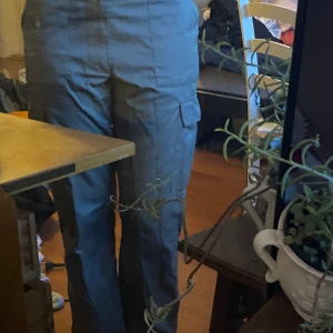 Cargo byxor  - Bra skick, passar mig i längden och jag är 168.