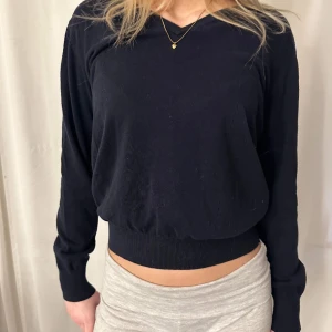 Finstickad tröja - Fin tröja med åtsittande midja!💋