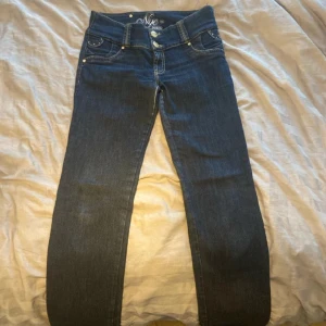 Jeans - Lågmidjade Jeans i storlek xs/s