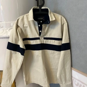 Newport skjorta  - Newport rugbytröja i storlek S, fint skick 