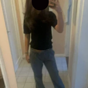 Stickad t-shirt  - Väldigt bra skick, använd få gånger💞 storlek xs men passar även s 