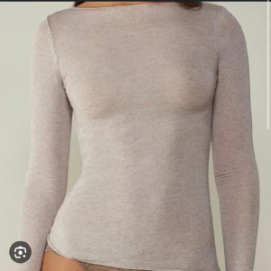 Beige intimissimi tröja💞 - Tröjan är lite för stor för mig men funkar folk med s❤️ skriv privat för mer bilder osv