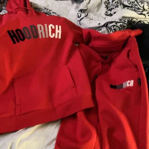 Hoodrich dress - säljer denna dress då den inte kommer till någon användning. Dressen är knappt använd och är i bra skick!