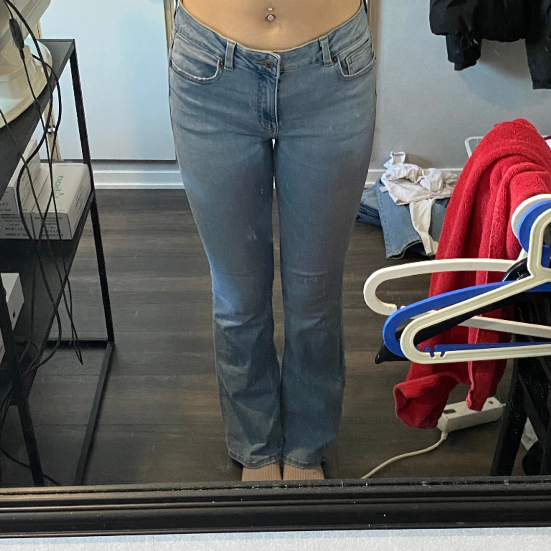 Blåa utsvängda jeans  - 90