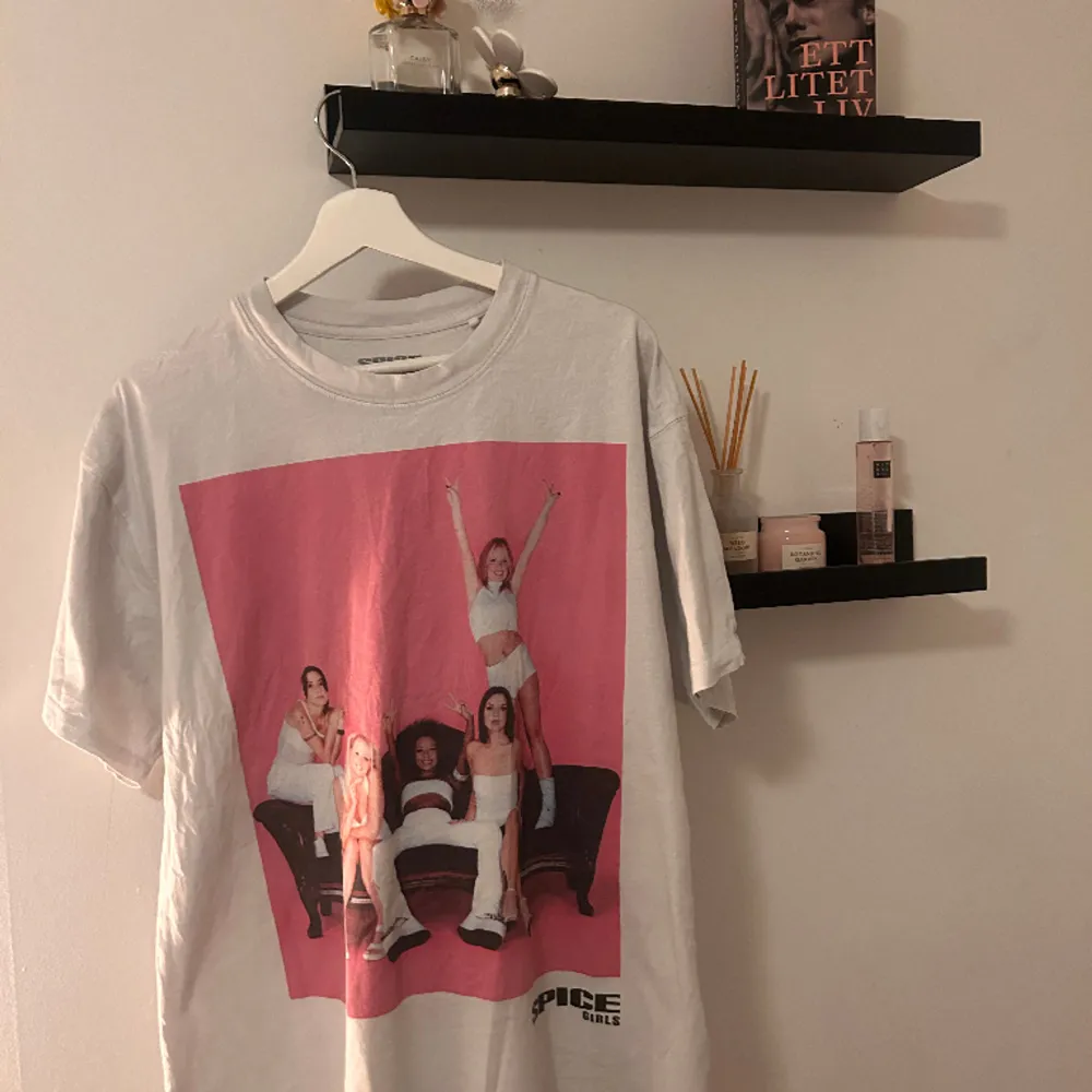 Spice girls t-shirt🌸 Nypris 400 kr . T-shirts.