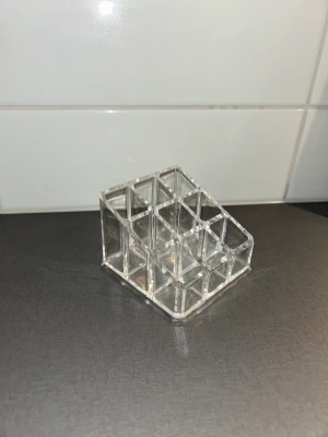 Sminkförvaring  - Sminkförvaring, Fint skick. 9x9 cm, höjd 6cm