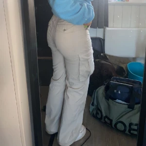 Beiga cargobyxor  - Använda Max 2 ggr, fina byxor