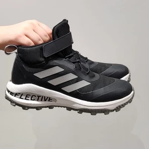 Svarta Adidas skor - Svarta adidas vinter skor 