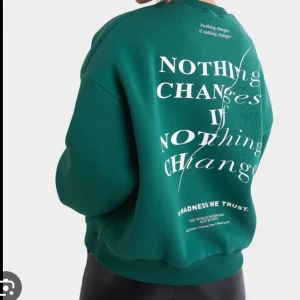 Sweatshirt Madlady - Superfin sweatshirt ifrån madlady i nyskick storlek S✨ Nypris är 700kr, använd gärna köp nu🫶🏼