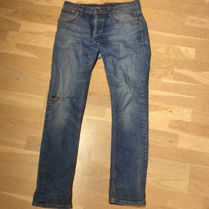 Nudie jeans - Säljer nu mina Nudie jeans då jag inte använder dem, väldigt fint skick och knappt använda  Priset går att diskuteras vid snabb affär 