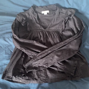 Gina Young blus - Säljer en jättefin Gina young blus i storlek 158/164💗Har använt den 1 gång