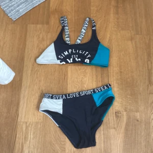 En bikini från Svea  - En bikini från Svea i tre olika färger. Använd ett fåtalgånger
