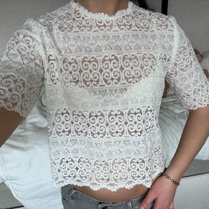 Spets topp!  - Så snygg topp i spets som kommer vara så snygg i sommar❤️