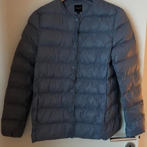 Vår/höst Lawrence Grey jacka - Oanvänd vår/höst Lawrence Grey jacka. Helt ny skick. Storlek S