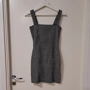 Klänning  - Storlek s 