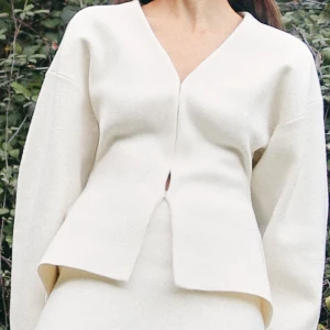 Zara tröja - Helt slutsåld zara tröja aldrig använd med lapp kvar🫶🏼❣️