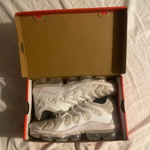 Air Max plus - Air Max Plus lite slitna och smutsiga men går att rengöra Drf säljer jag för detta priset