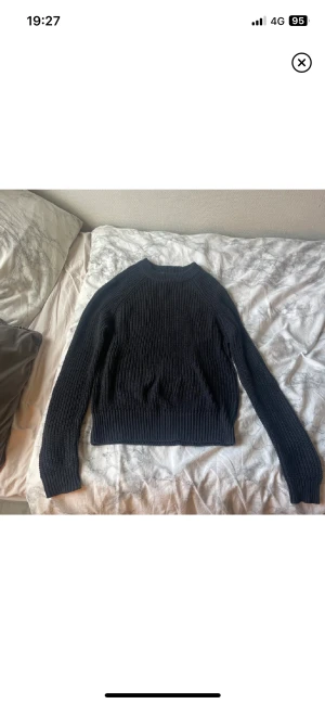 tröja  - ribbatickad tröja.