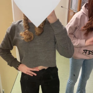 Zara tröja  - Mycket bra skick! Passar till alla årstider!