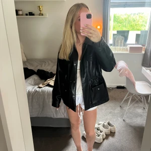 Läderjacka - Snygg läderjacka som tyvärr inte kommer till användning