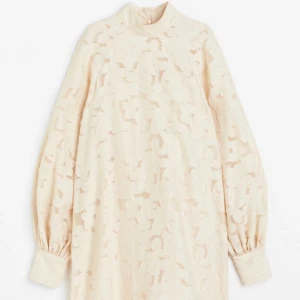 söker H&m klänning - Söker i storlek M eller L! 