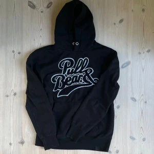 Pull&bear Hoodie - Storlek S | Nyskick men saknar snören | passar alla från 175 - 185 |